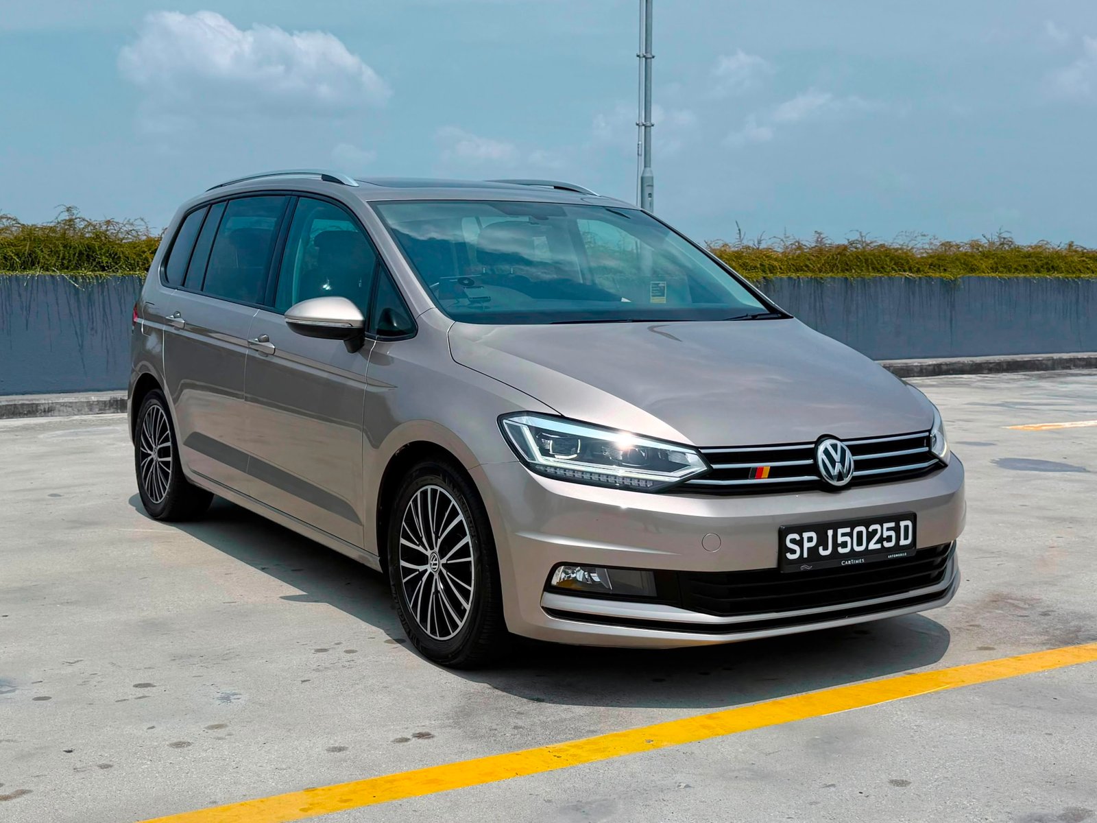 Used Volkswagen Touran 1.4 TSI Comfortline for sale in Singapore